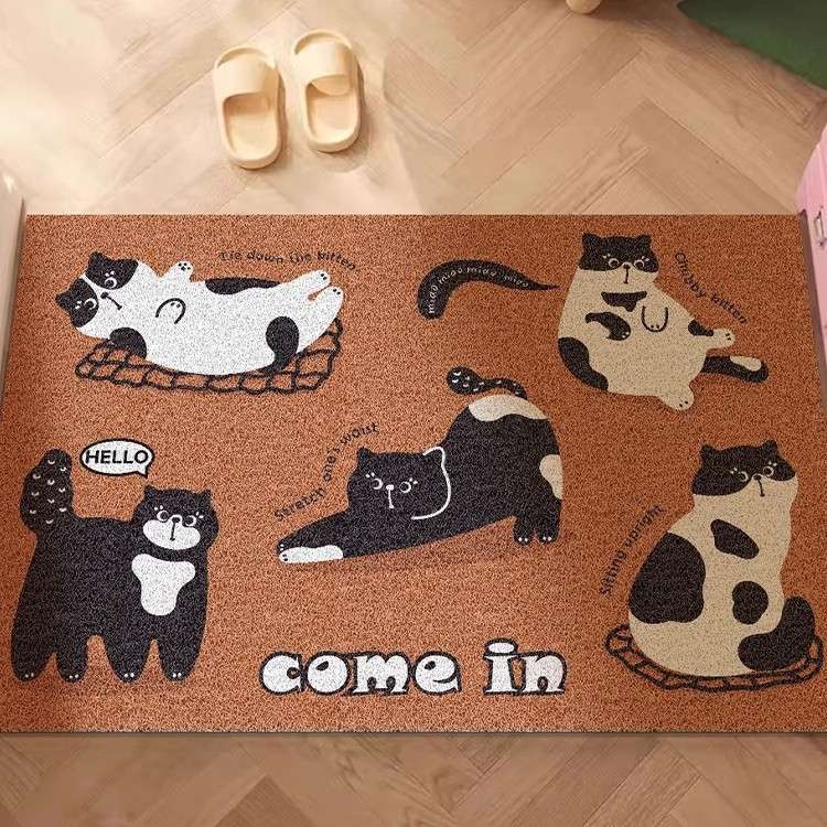 5匹の猫たちの玄関マット