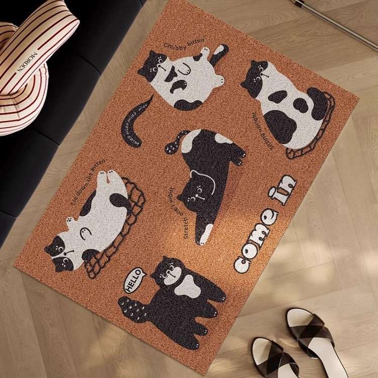 5匹の猫たちの玄関マット